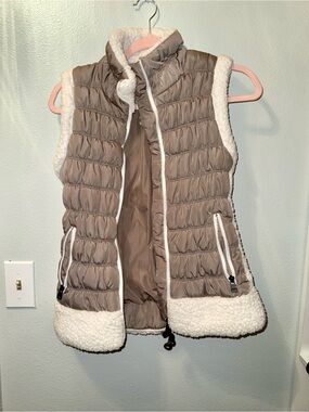 Calvin Klein Performance Quilted Puffer Vest in Taupe with Black Logo Patch